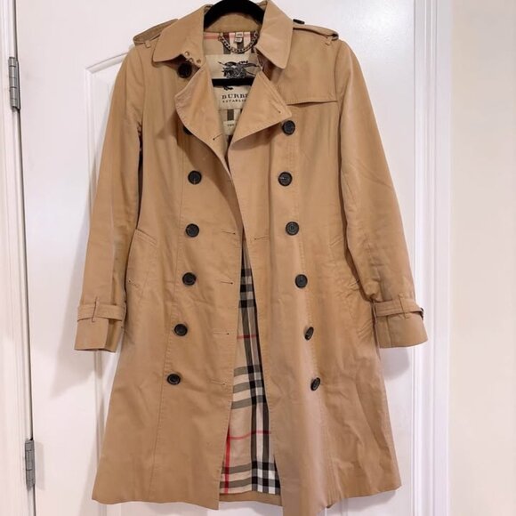 Authentic Burberry Sandringham trench coat Tan (US size 6) Great condition! - Picture 4 of 12